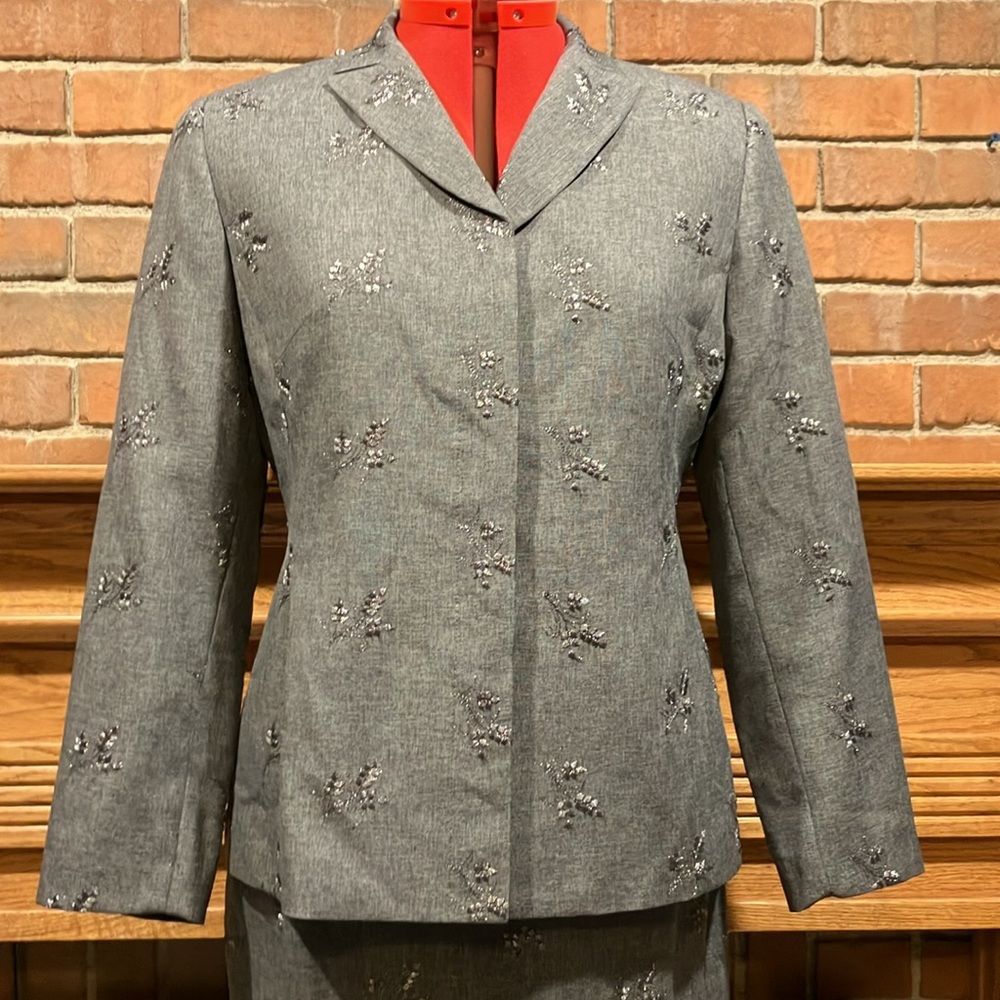 EUC Sz 8P Jacqueline Ferrar gray tweed polyester 2 piece skirt suit